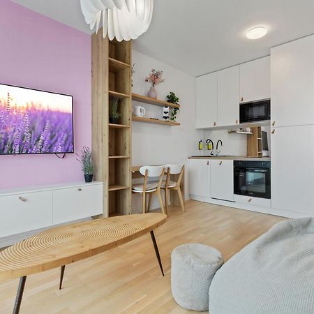 Appartamento Lam Lavender - Free Parking Bratislava Esterno foto