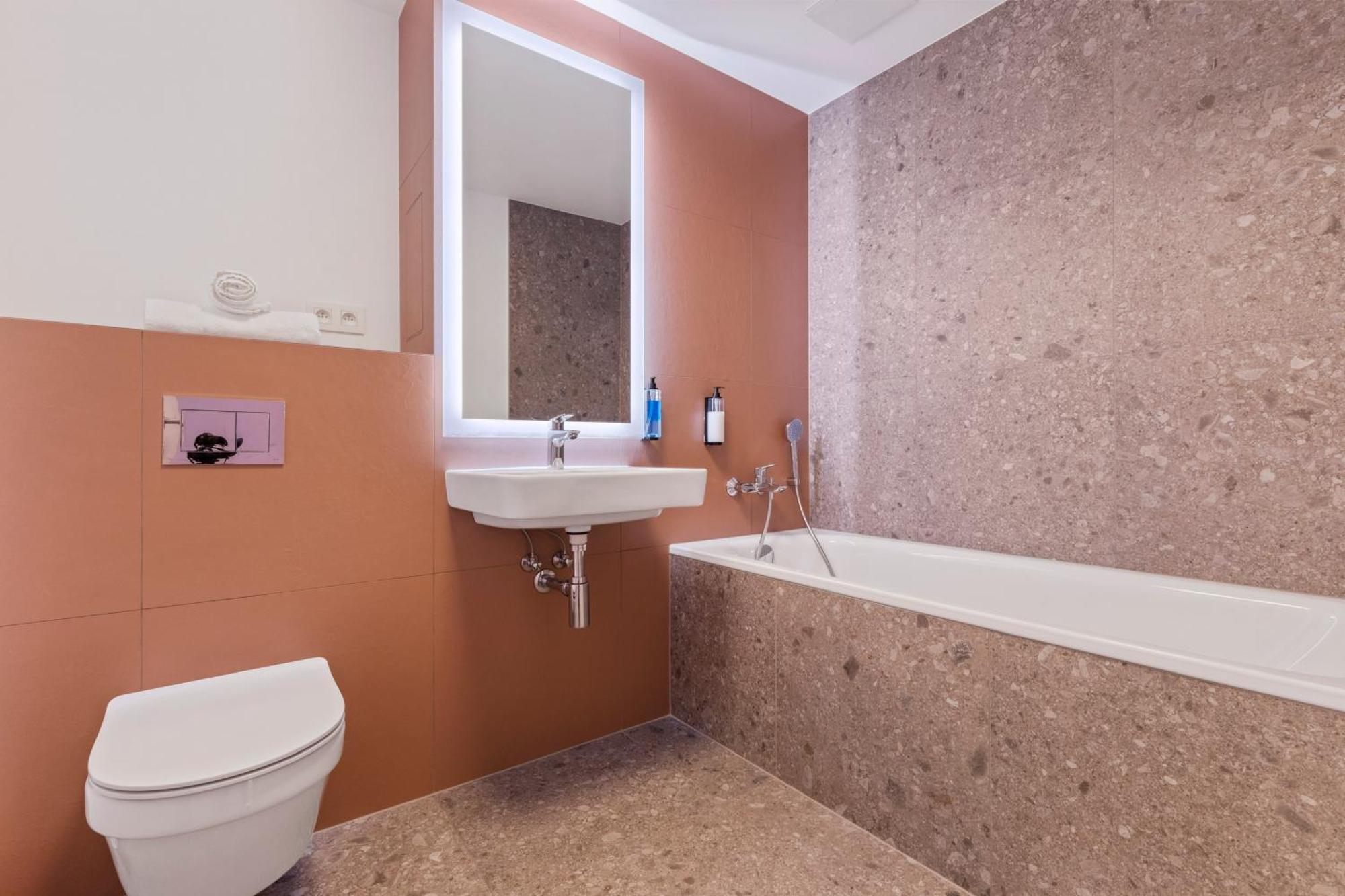 Appartamento Lam Lavender - Free Parking Bratislava Esterno foto